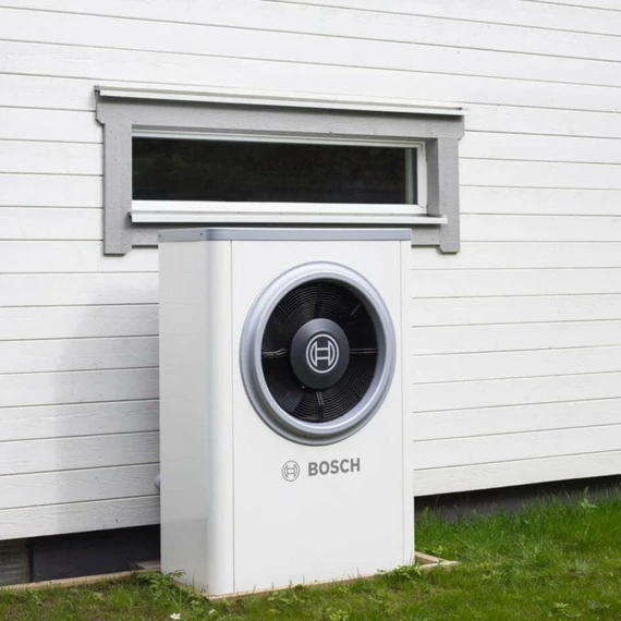 Bosch Compress 6000 AWM S+AW-7 levegő-víz hőszivattyú,monoblok,tárolós190L, solar,fűtőbetéttel,R410A
